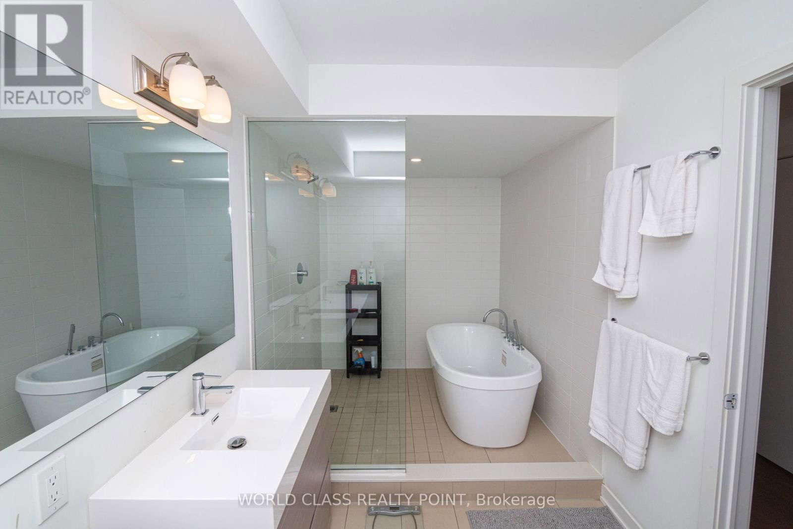 133 GREEN GARDENS BOULEVARD Image 36