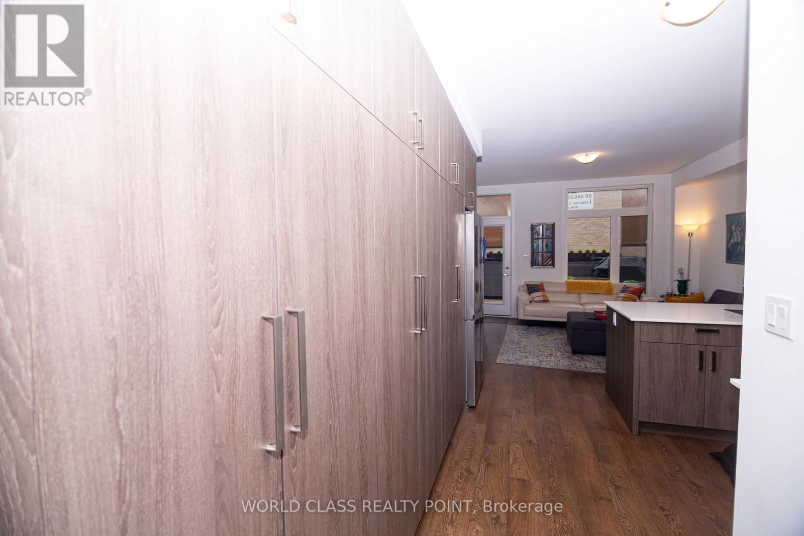 133 GREEN GARDENS BOULEVARD Image 5