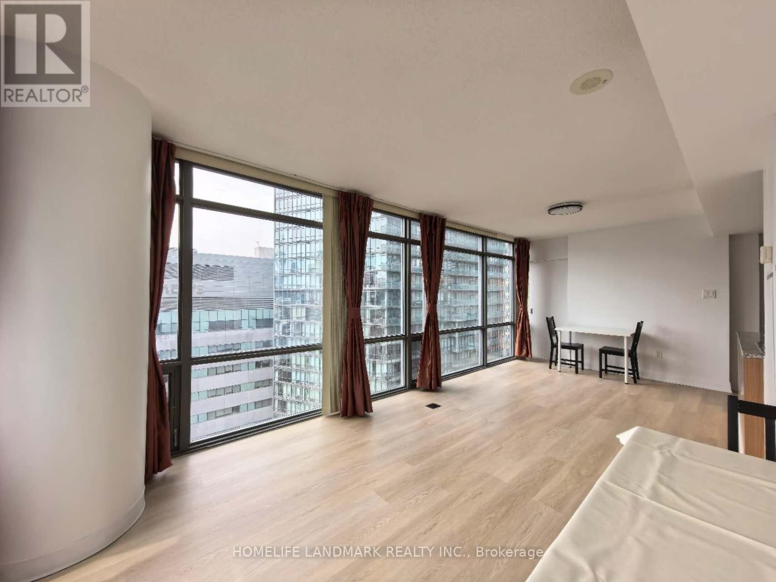 1403 - 38 GRENVILLE STREET Image 8