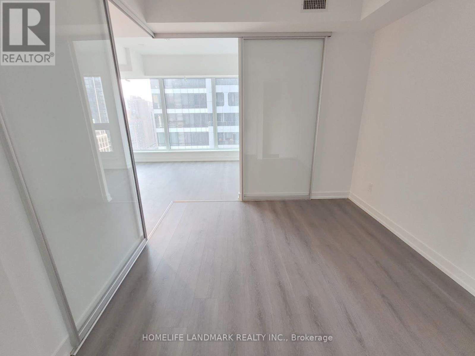 2806 - 8 WELLESLEY STREET WEST Image 12