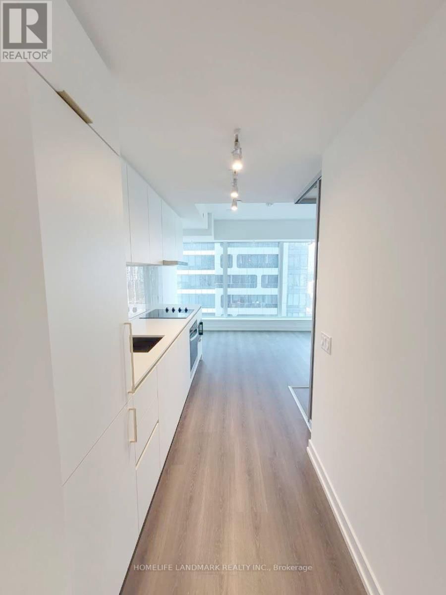 2806 - 8 WELLESLEY STREET WEST Image 6