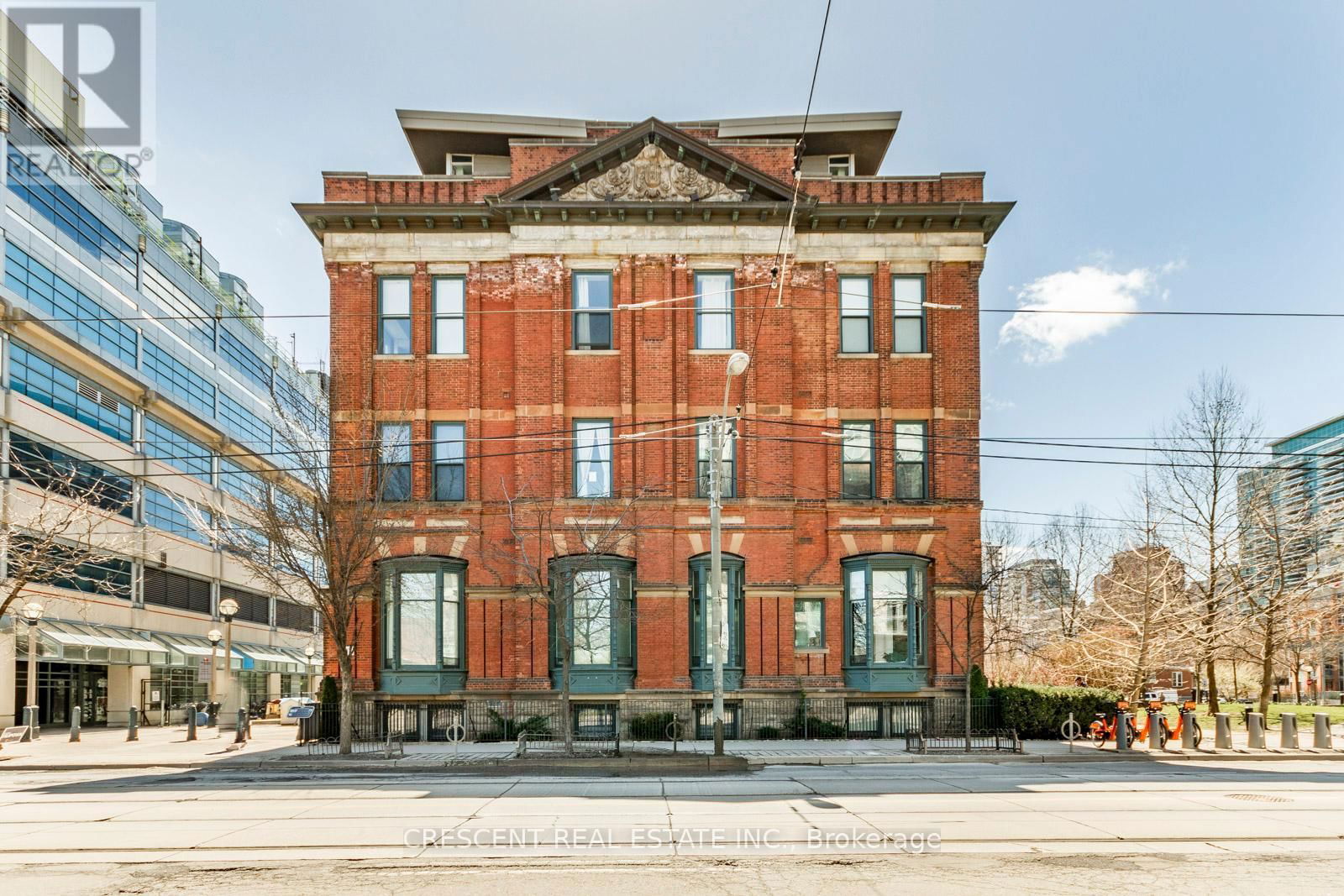208 - 915 KING STREET WEST Image 1