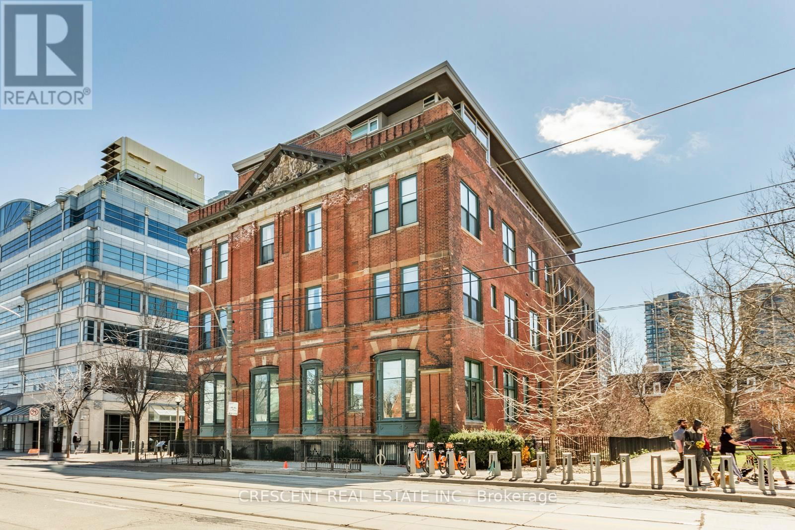208 - 915 KING STREET WEST Image 2