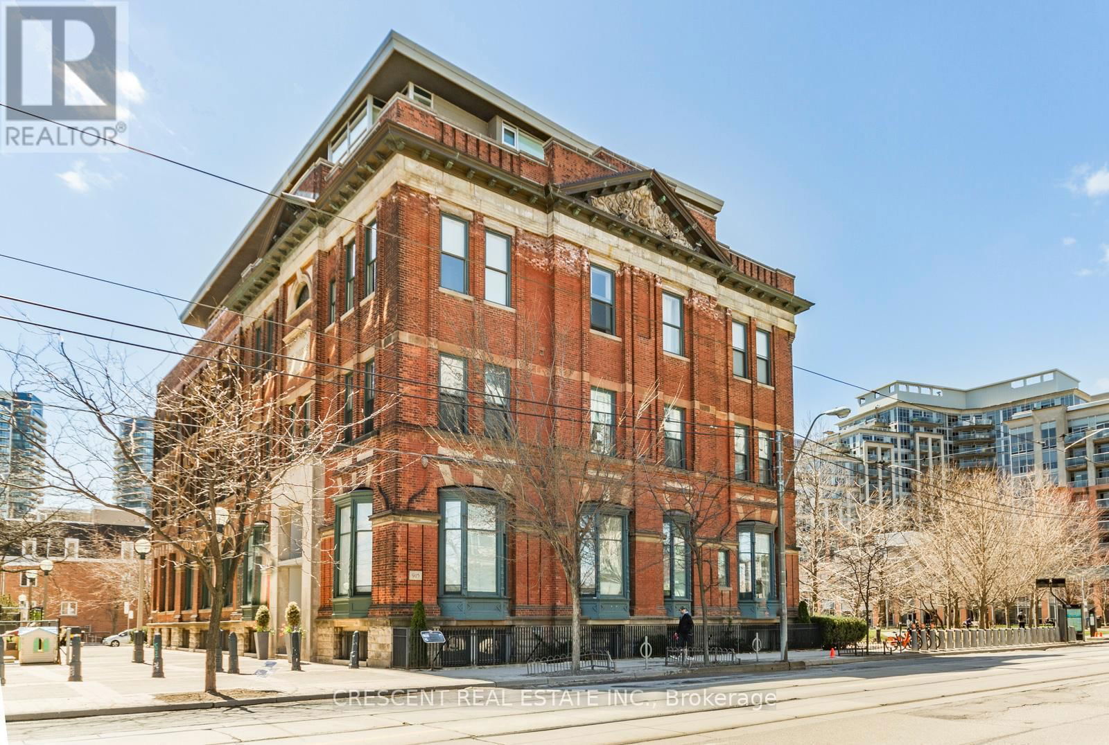 208 - 915 KING STREET WEST Image 3