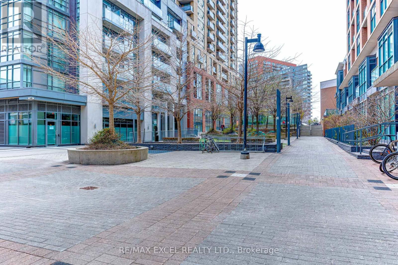 1611 - 1171 QUEEN STREET WEST Image 2