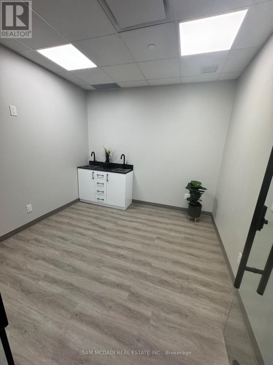 109 - 614 FLEET STREET Image 12