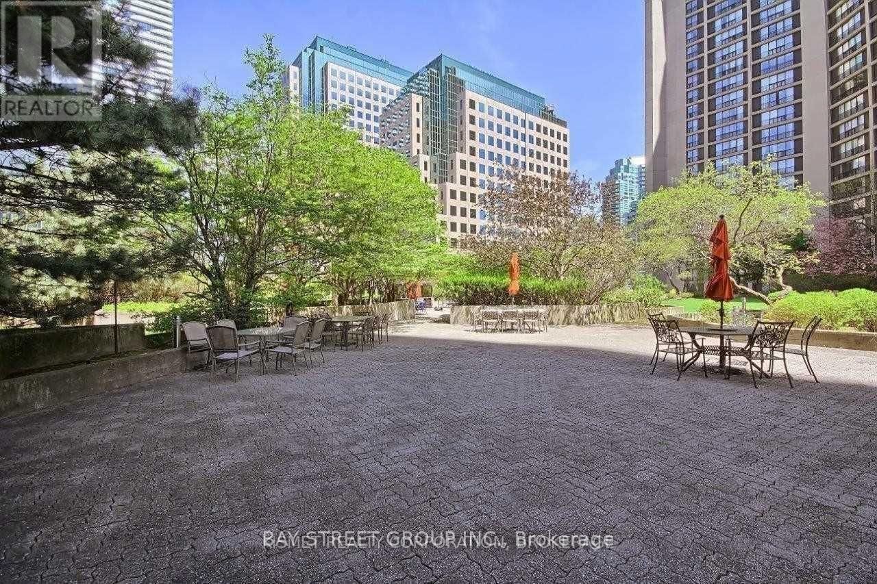 3019 - 33 HARBOUR SQUARE Image 7