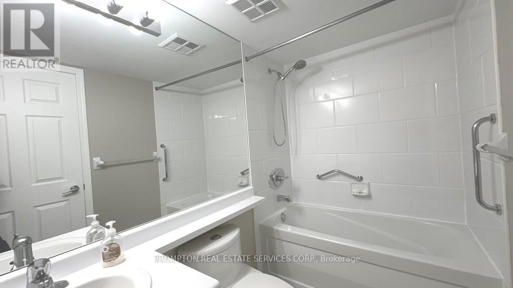 208 - 451 ROSEWELL AVENUE Image 12