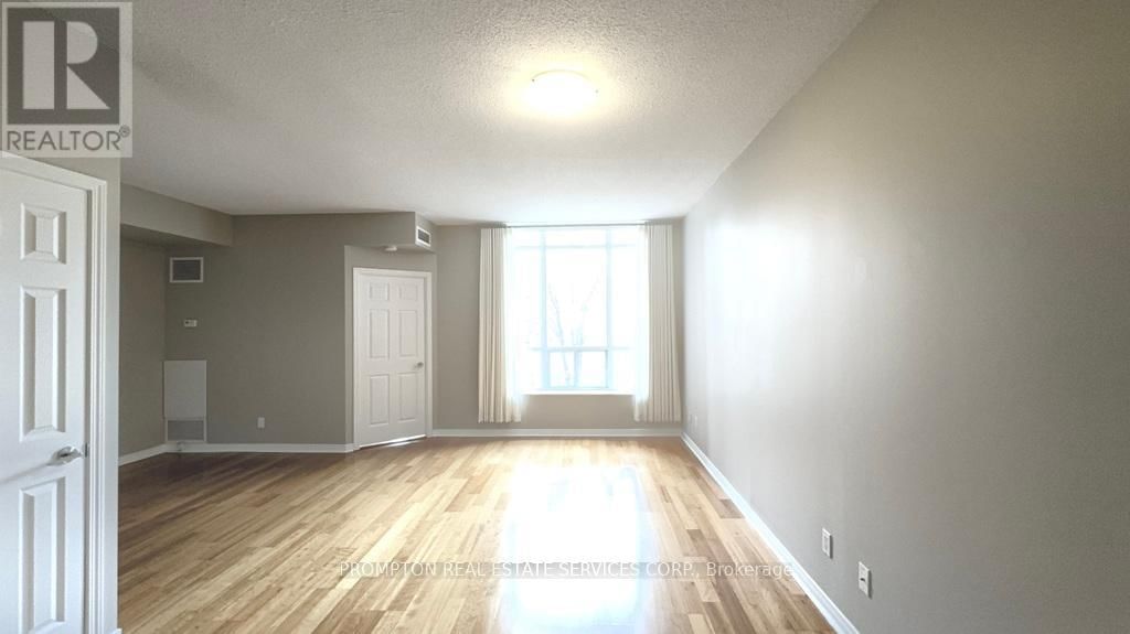 208 - 451 ROSEWELL AVENUE Image 8