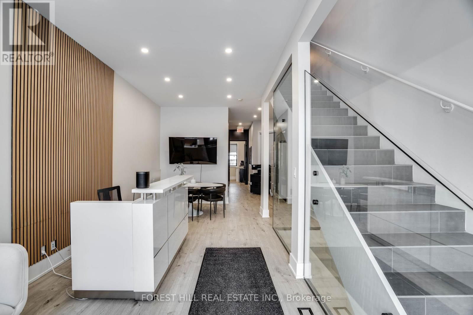 659 ST CLAIR AVENUE WEST Image 10
