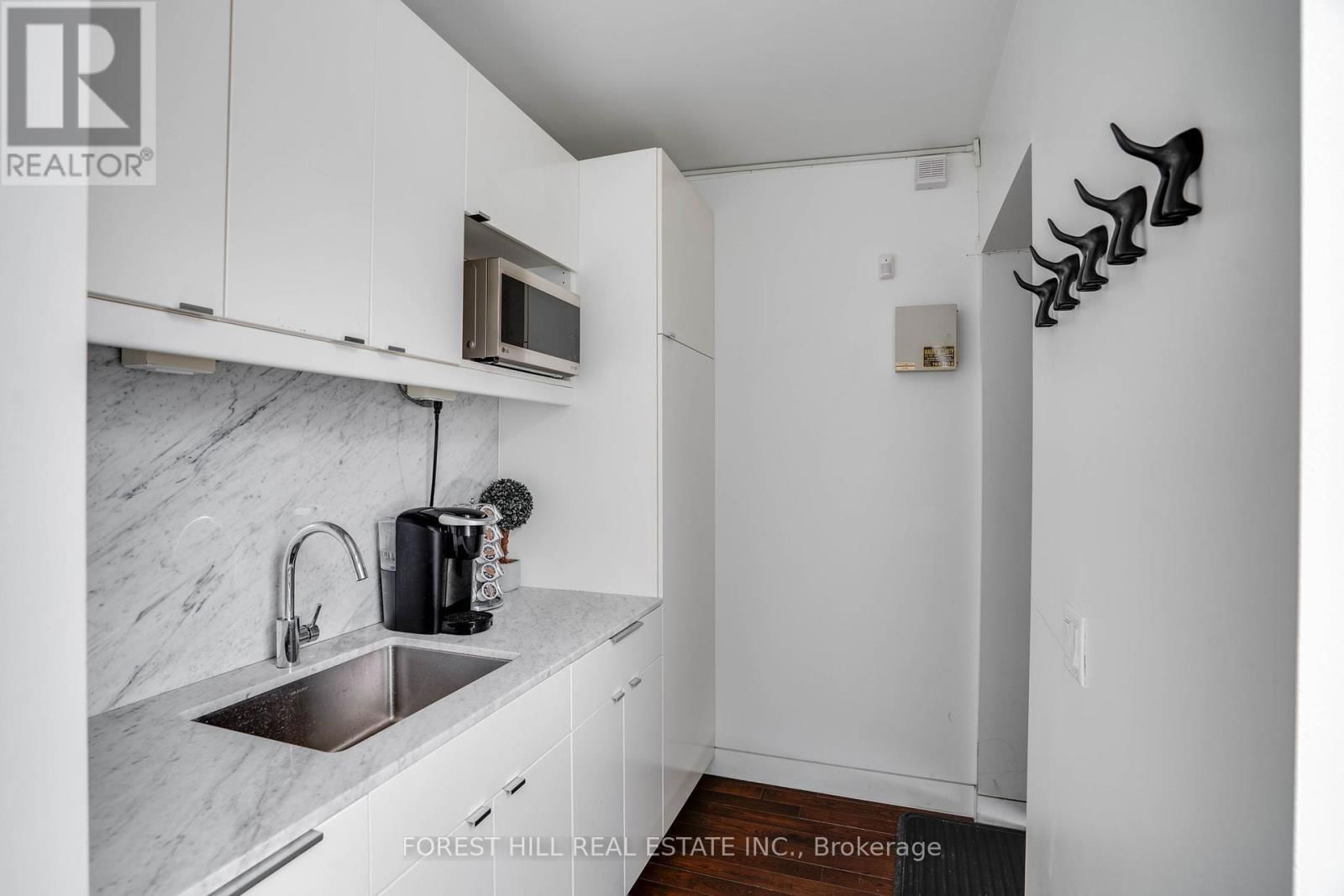 659 ST CLAIR AVENUE WEST Image 16