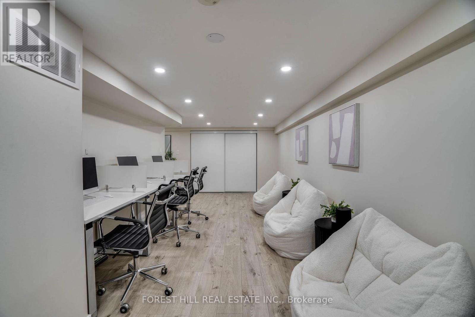 659 ST CLAIR AVENUE WEST Image 31
