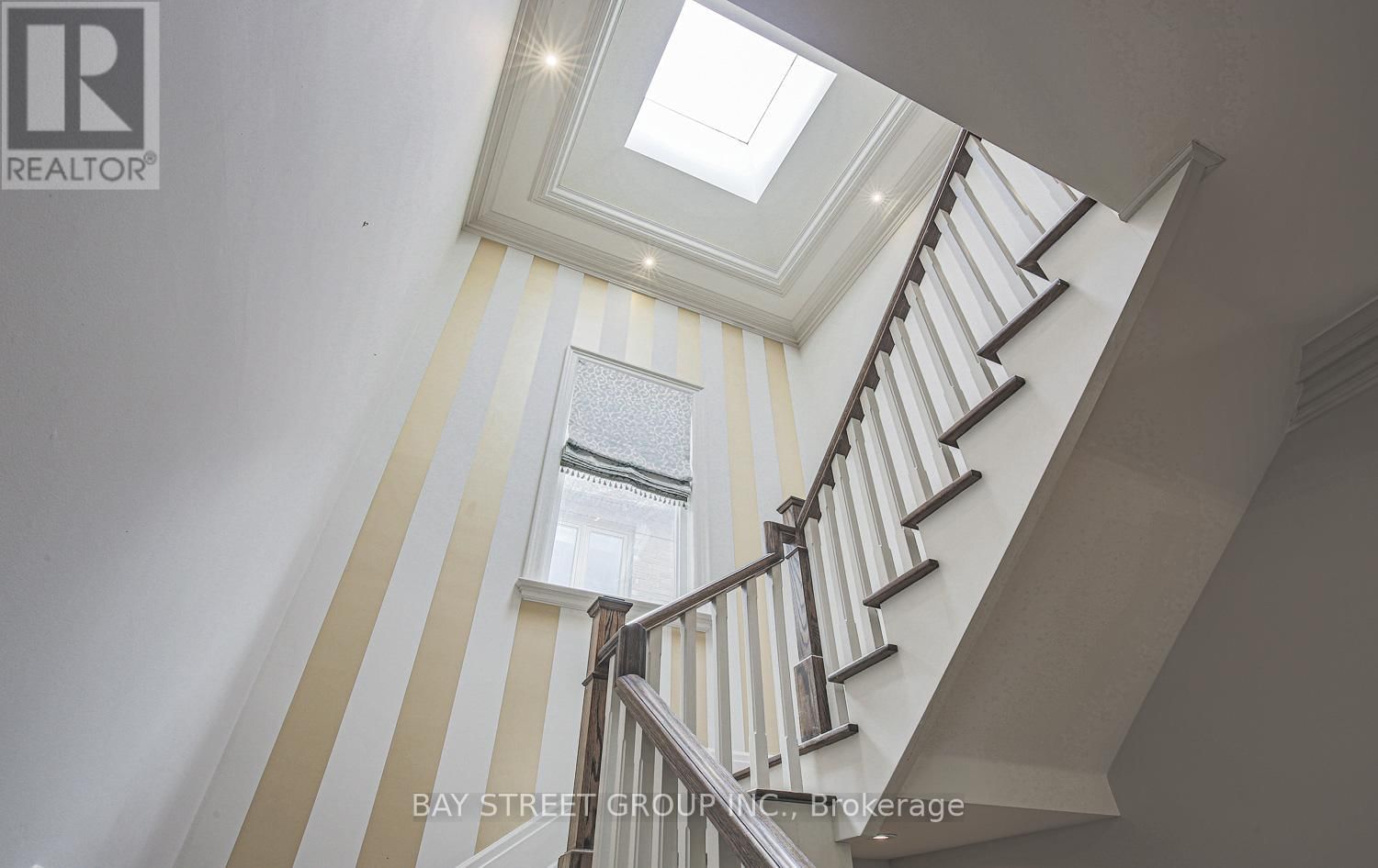 500 DELORAINE AVENUE Image 19