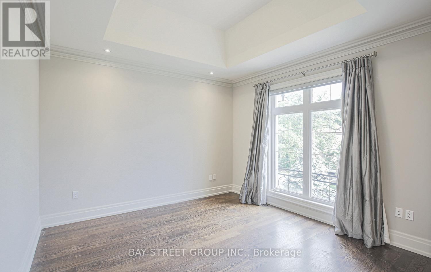 500 DELORAINE AVENUE Image 31