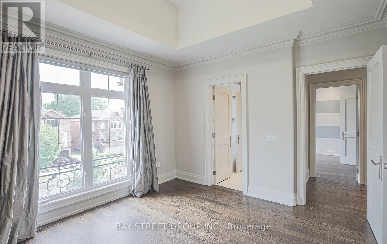 500 DELORAINE AVENUE Image 32