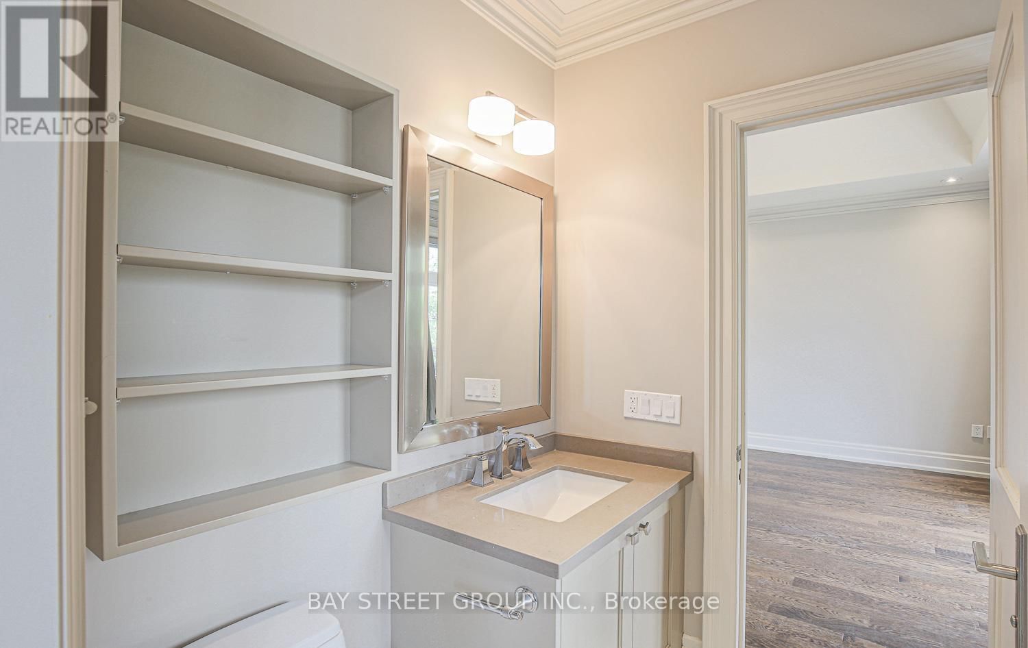 500 DELORAINE AVENUE Image 35