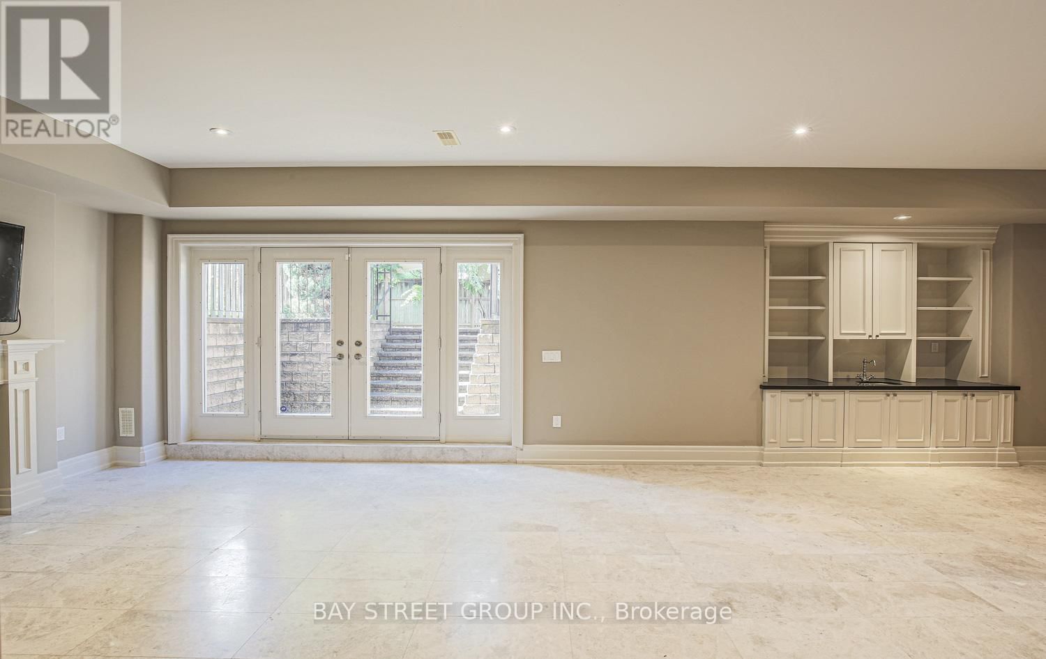 500 DELORAINE AVENUE Image 37