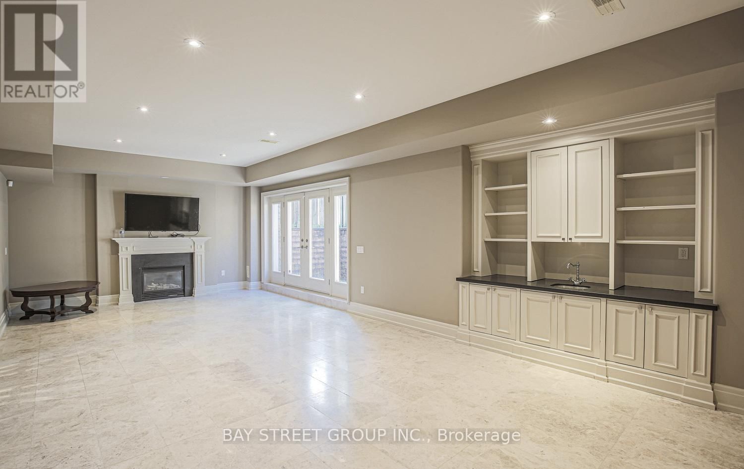500 DELORAINE AVENUE Image 39