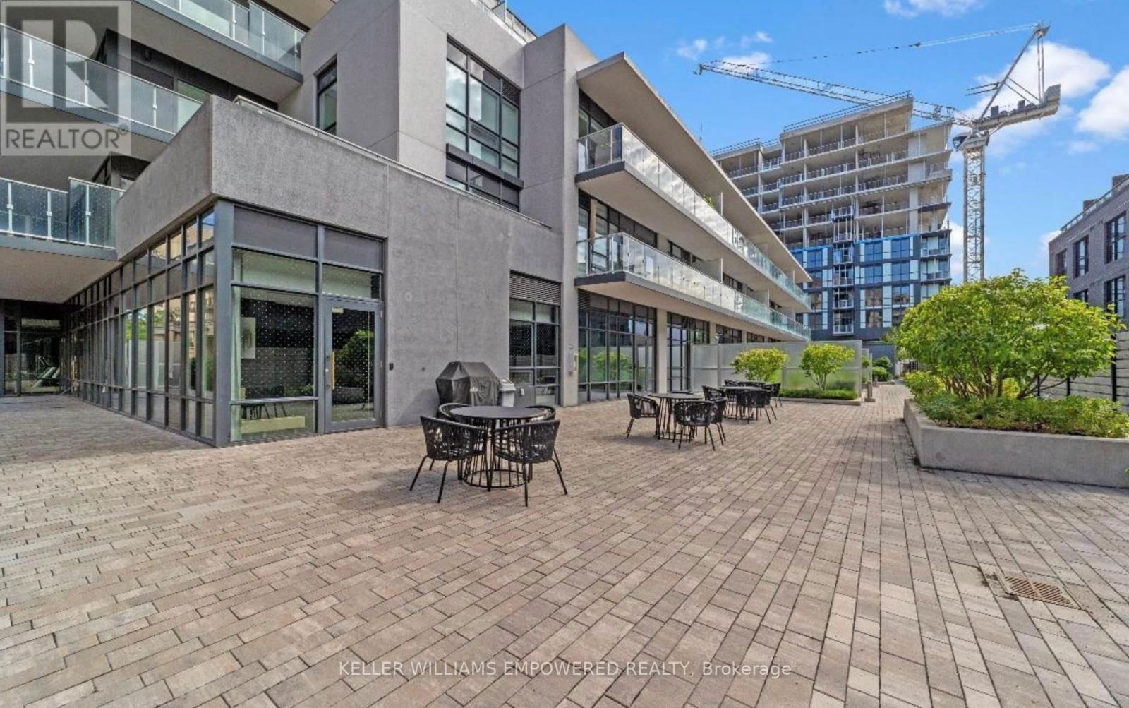 635 - 621 SHEPPARD AVENUE EAST Image 2