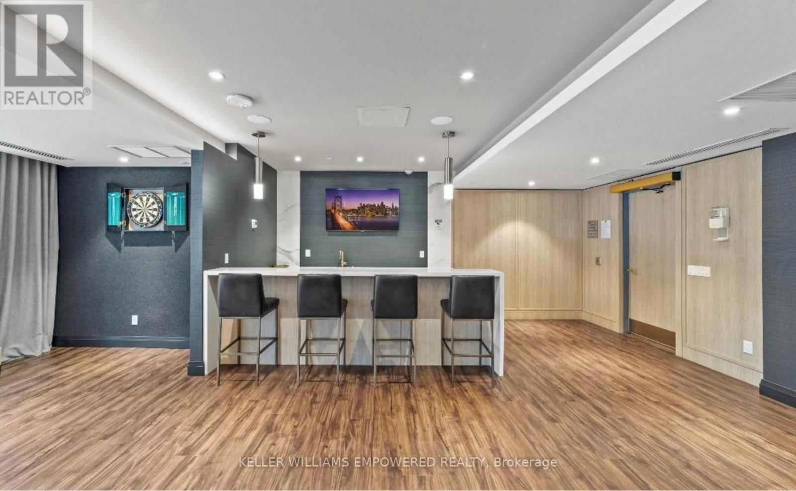 635 - 621 SHEPPARD AVENUE EAST Image 6