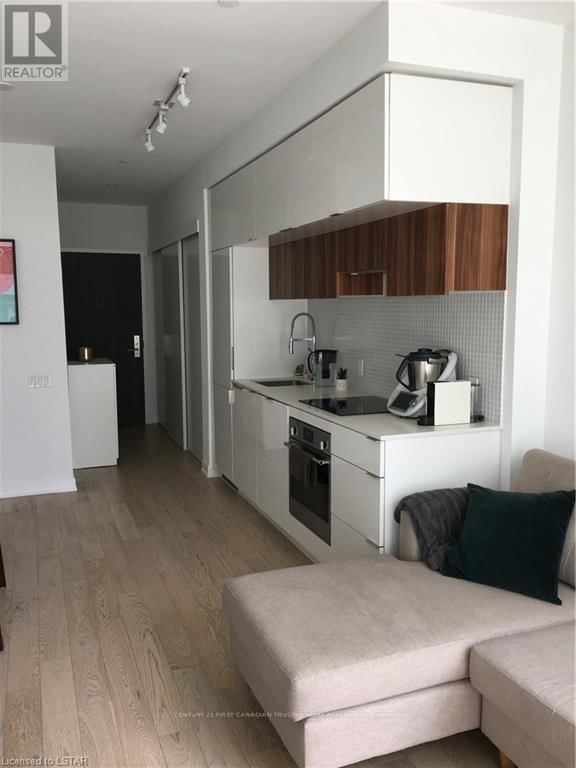 3411 - 185 ROEHAMPTON AVENUE Image 7