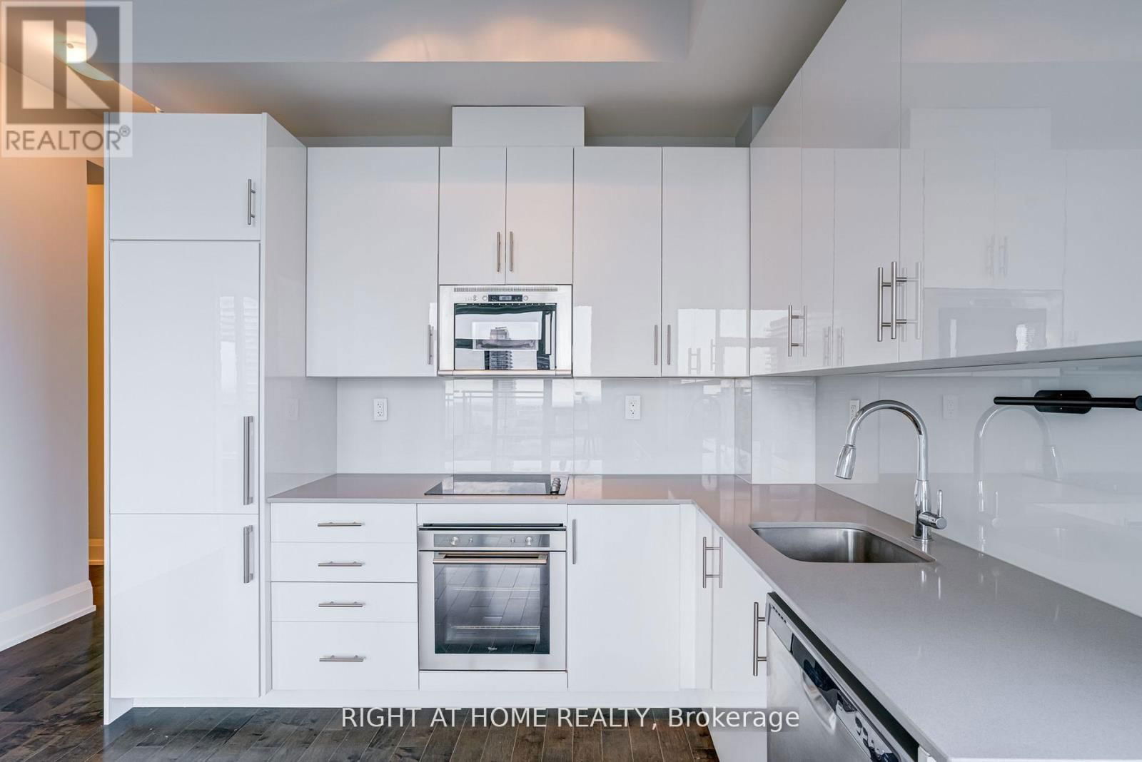 PH120 - 460 ADELAIDE STREET EAST Image 6
