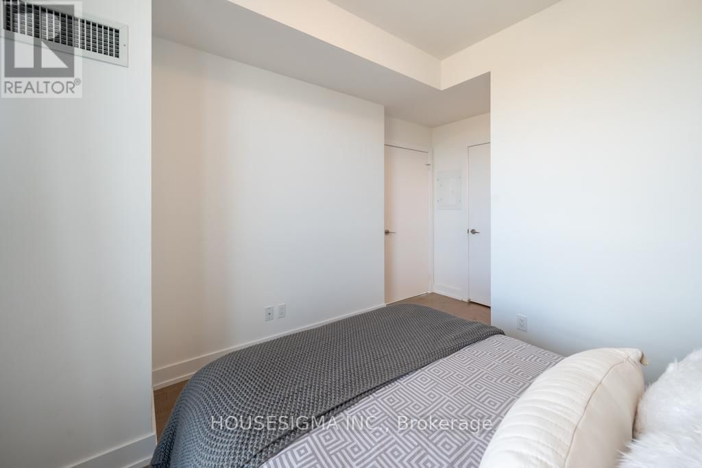 1304 - 181 BEDFORD ROAD Image 31