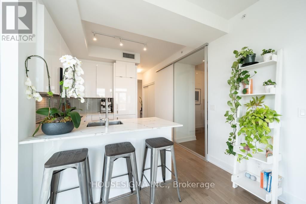 1304 - 181 BEDFORD ROAD Image 9