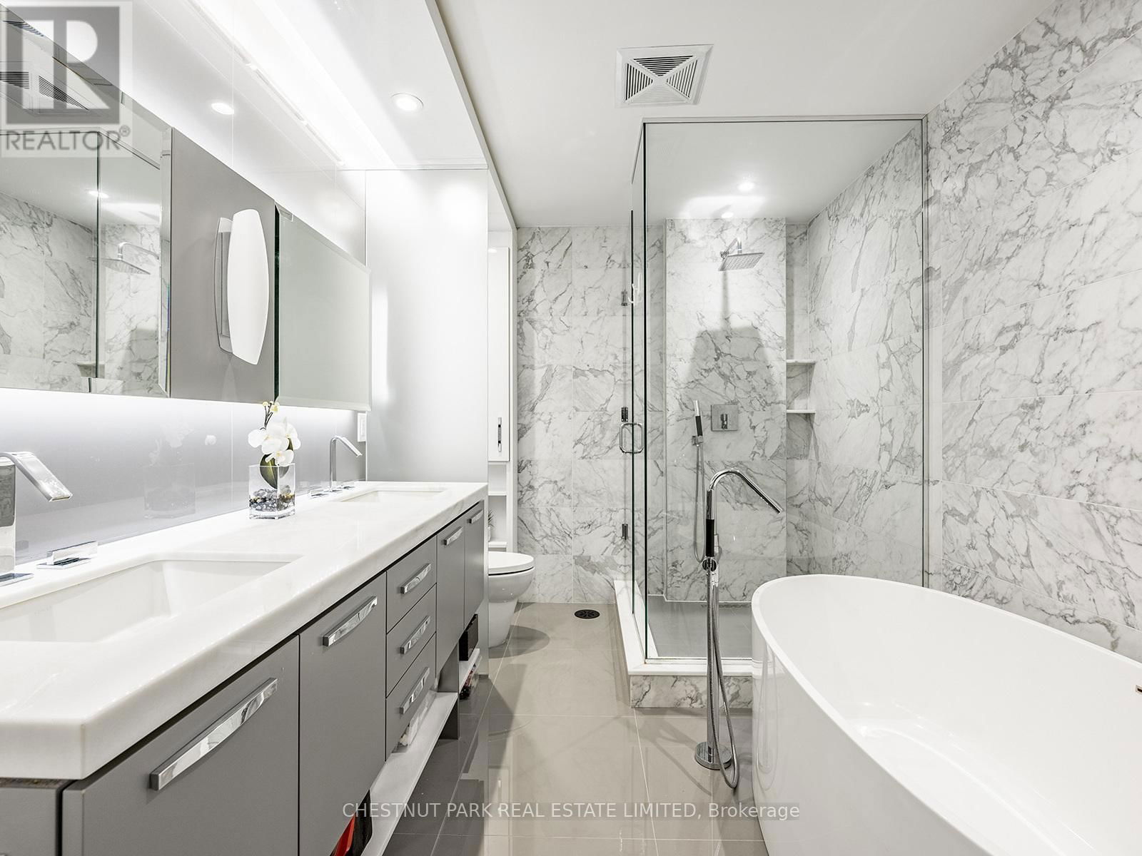 11 - 1074 BAY STREET Image 28