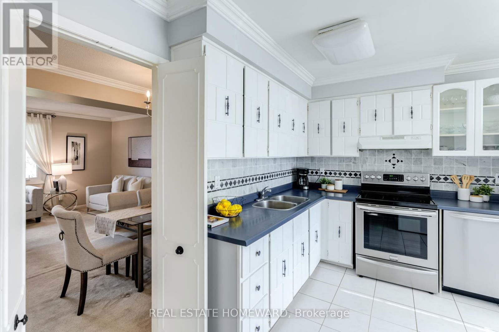 64 STONEDALE PLACEWAY Image 12