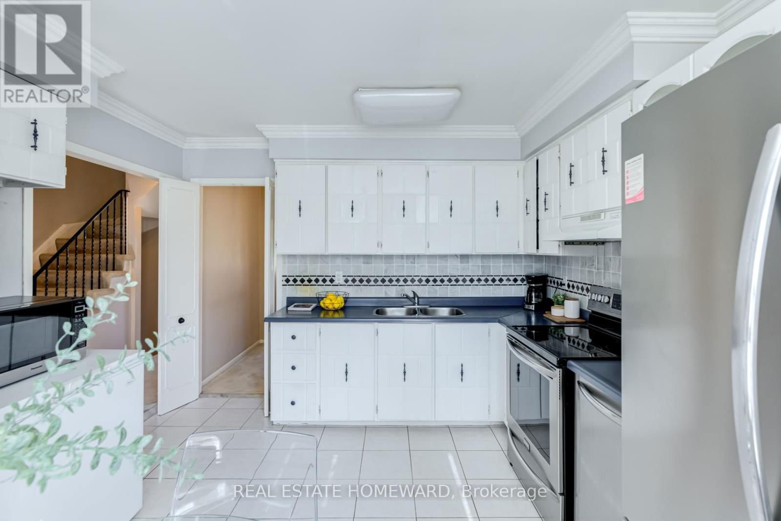 64 STONEDALE PLACEWAY Image 17