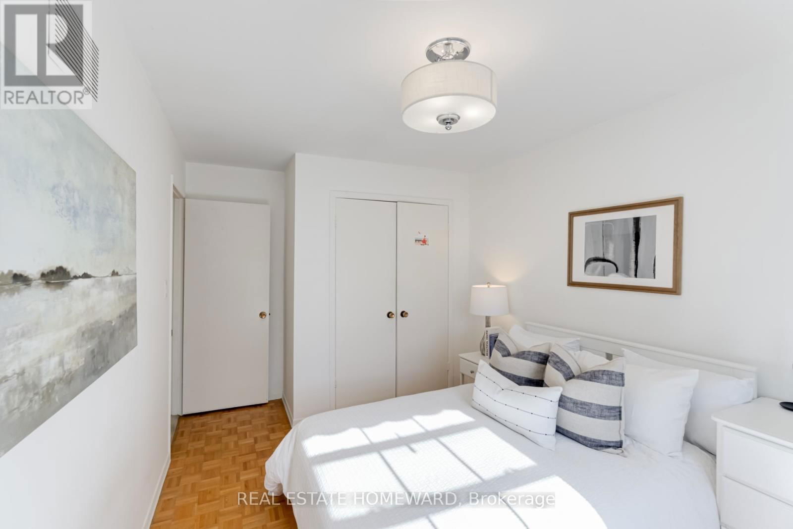 64 STONEDALE PLACEWAY Image 23