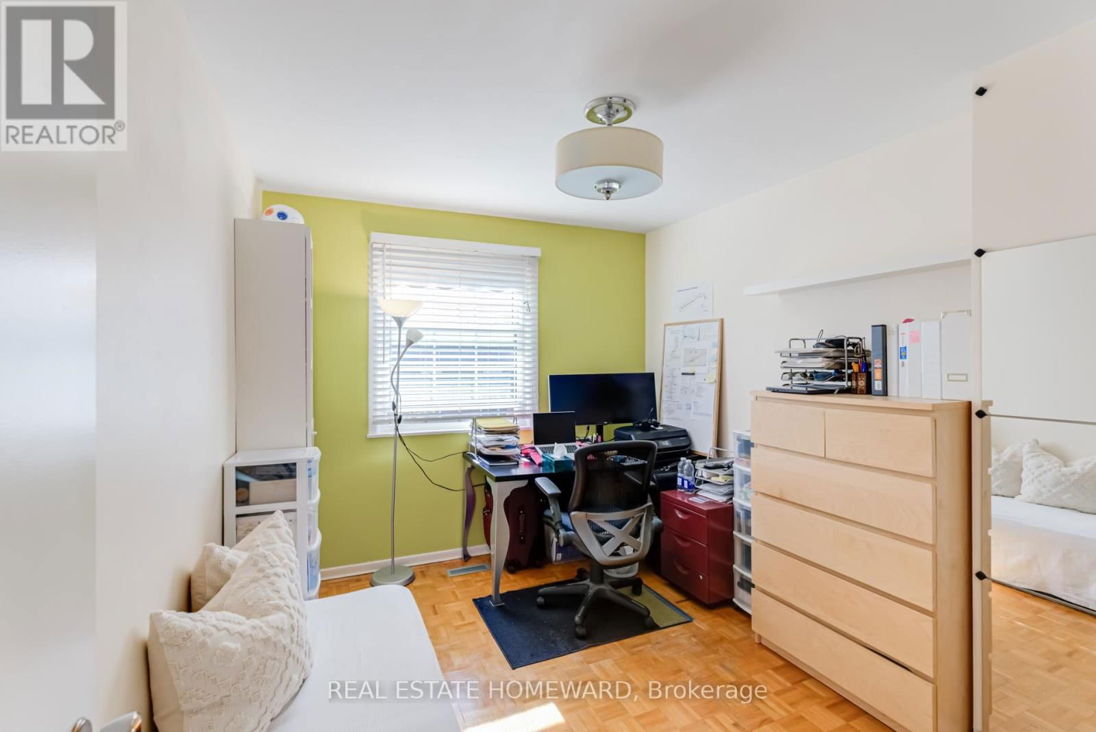 64 STONEDALE PLACEWAY Image 25