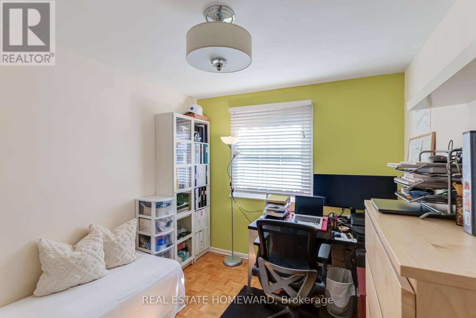 64 STONEDALE PLACEWAY Image 27
