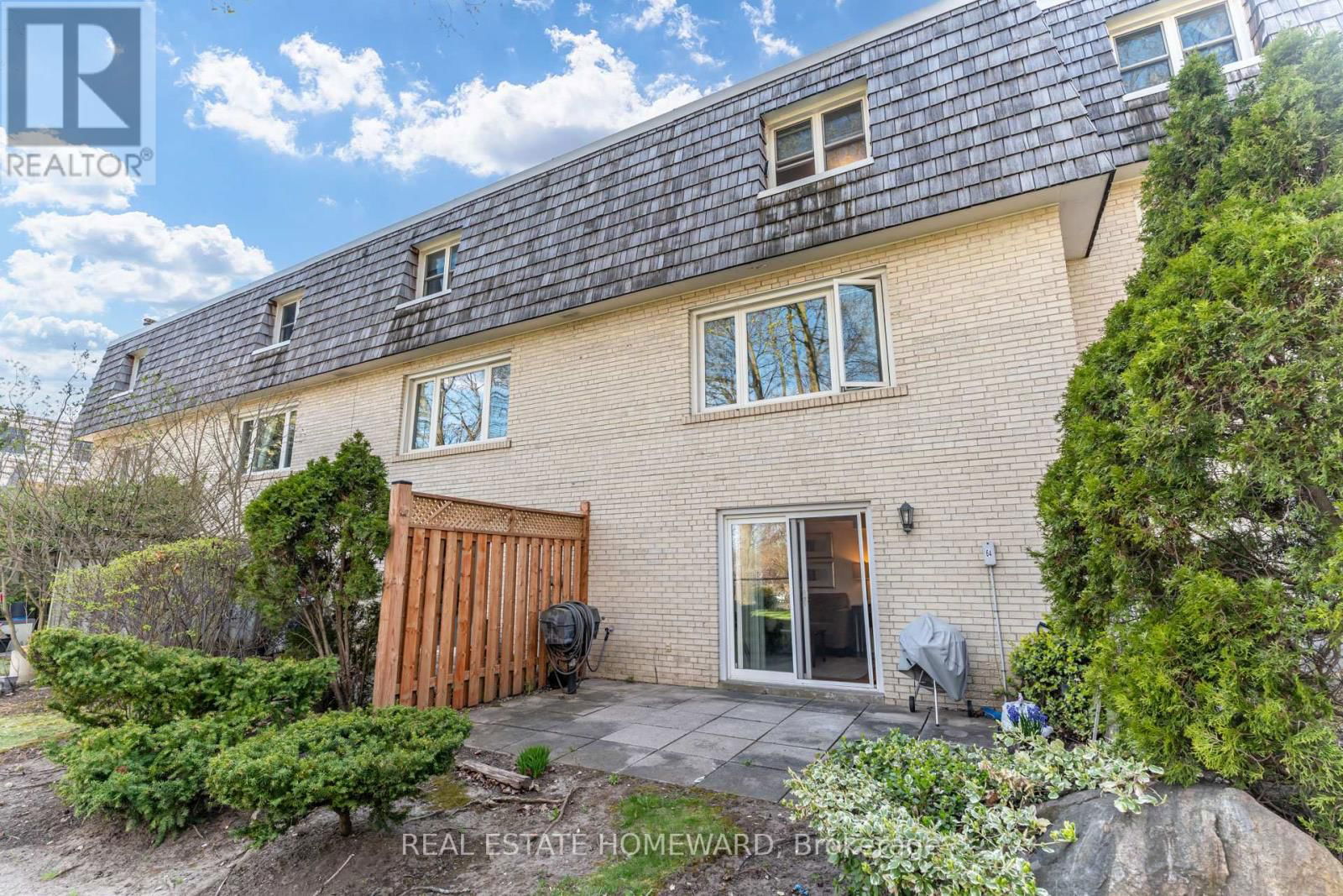 64 STONEDALE PLACEWAY Image 31