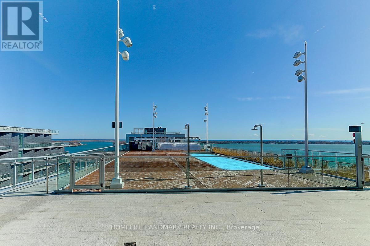 341 - 15 MERCHANTS' WHARF Image 30