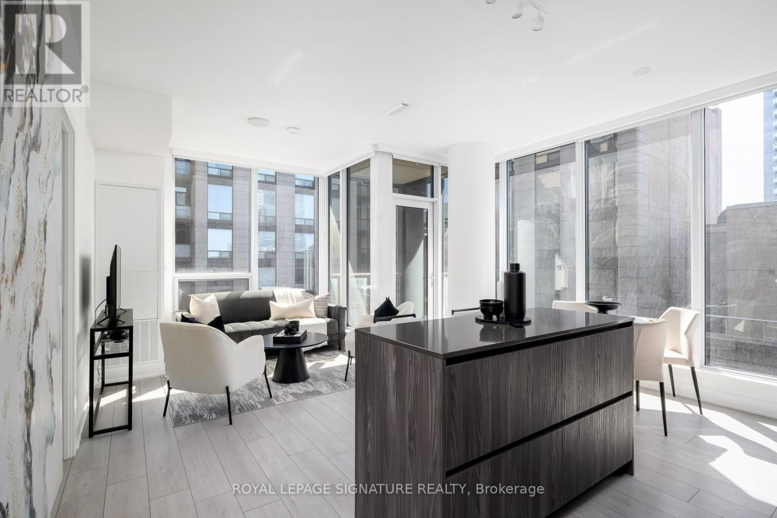 1308 - 15 MERCER STREET Image 9