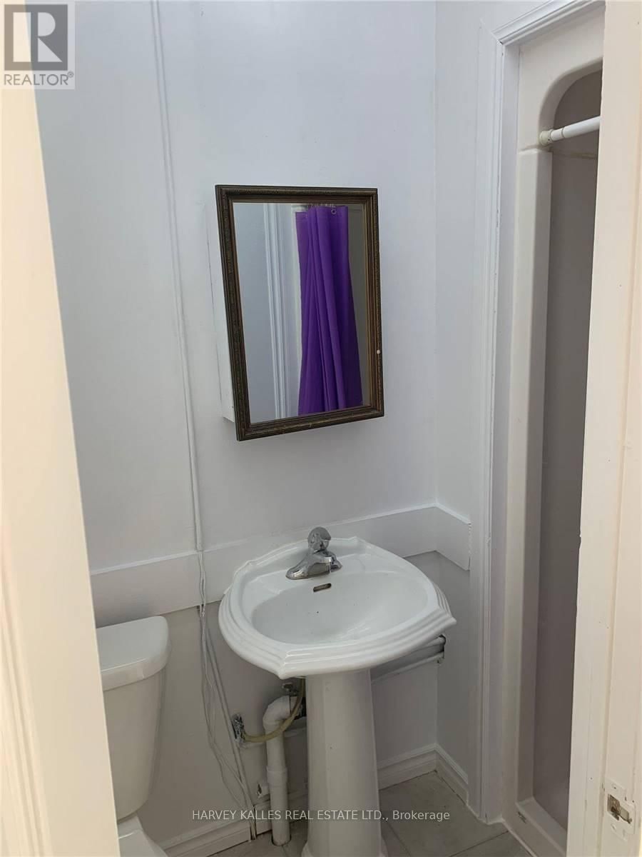 Main #2 - 881 ST CLAIR AVENUE WEST Image 5