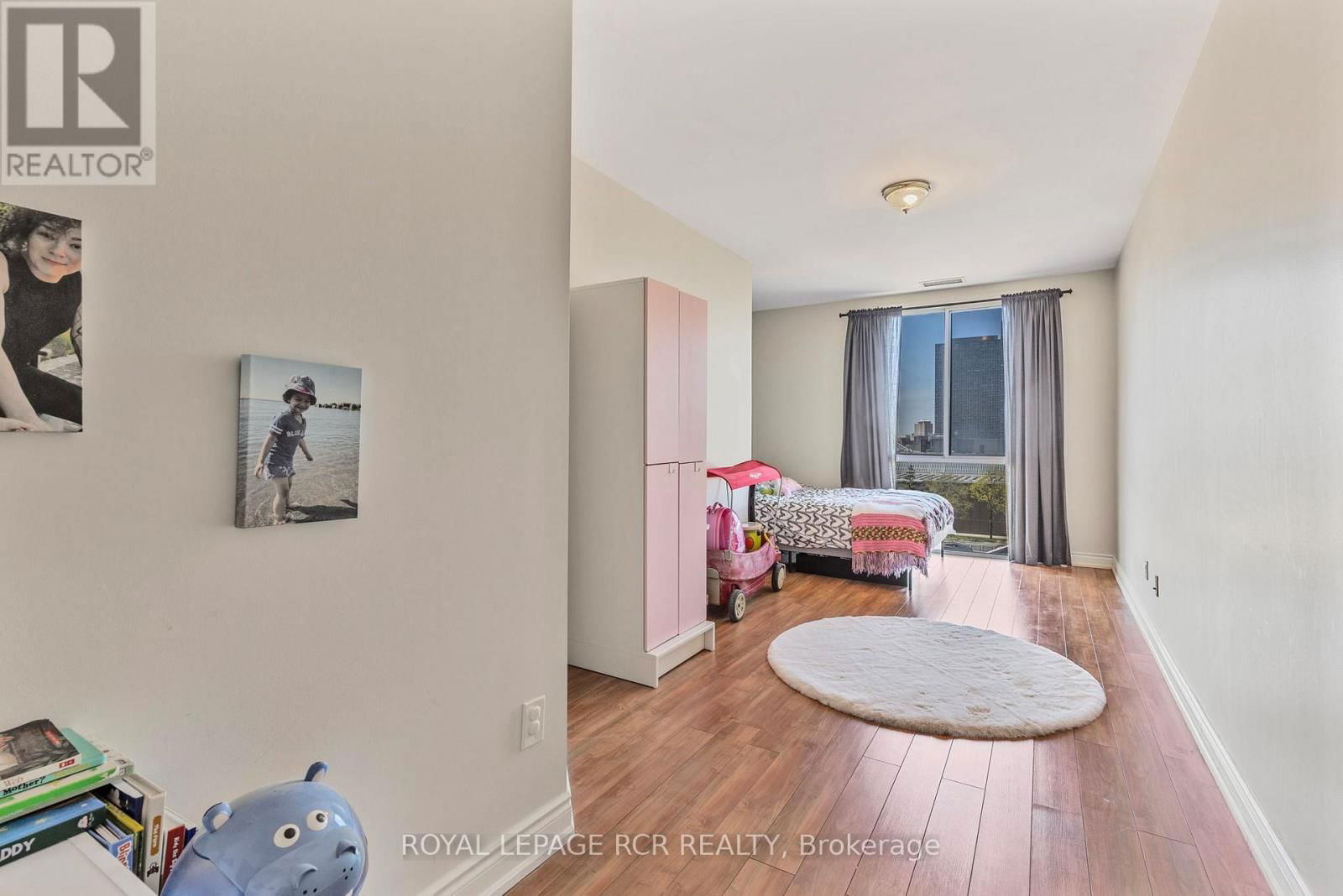 521 - 10 GATEWAY BOULEVARD Image 34