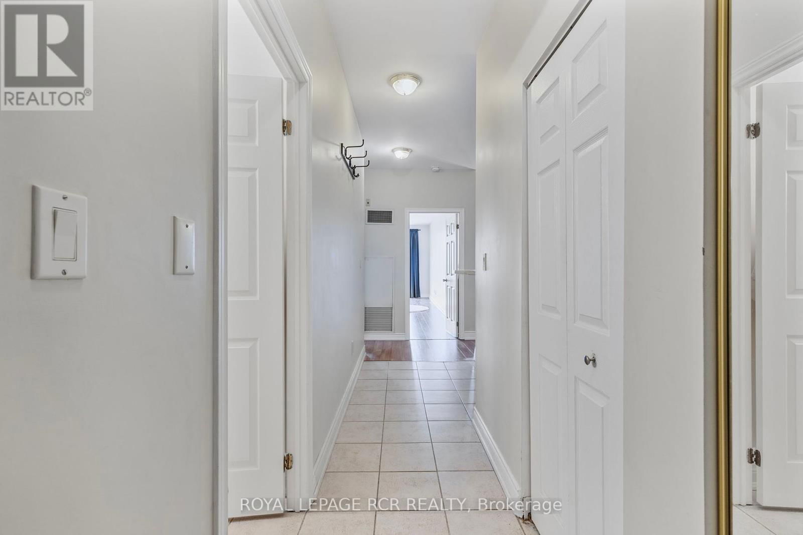 521 - 10 GATEWAY BOULEVARD Image 7