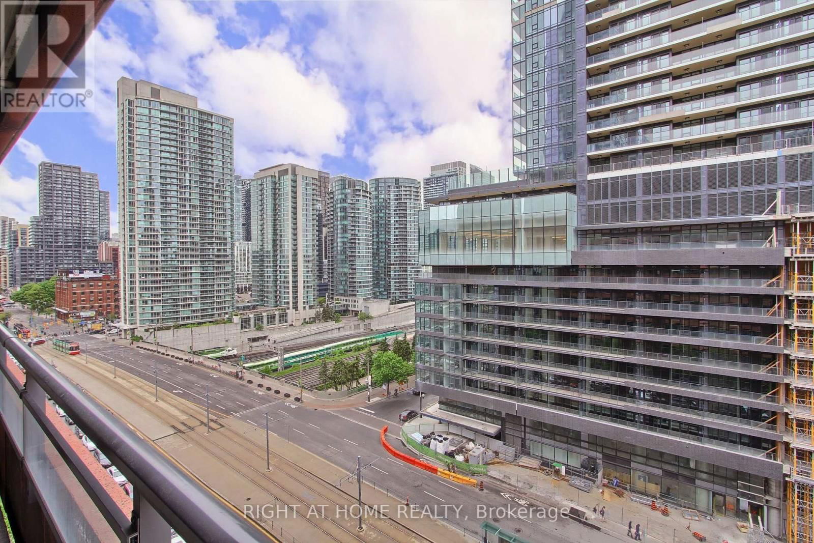 1115 - 4K SPADINA AVENUE Image 13