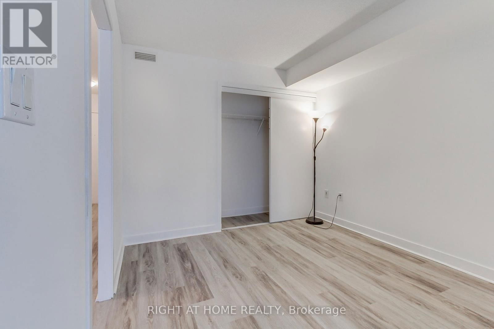 1115 - 4K SPADINA AVENUE Image 16