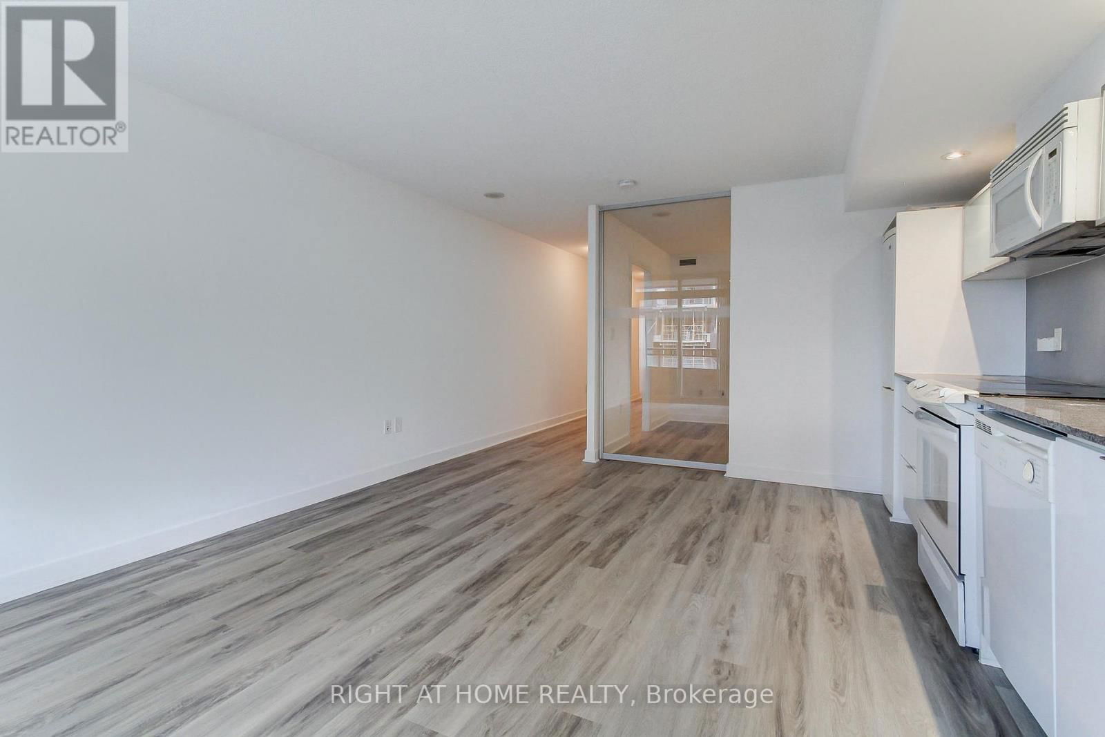 1115 - 4K SPADINA AVENUE Image 23