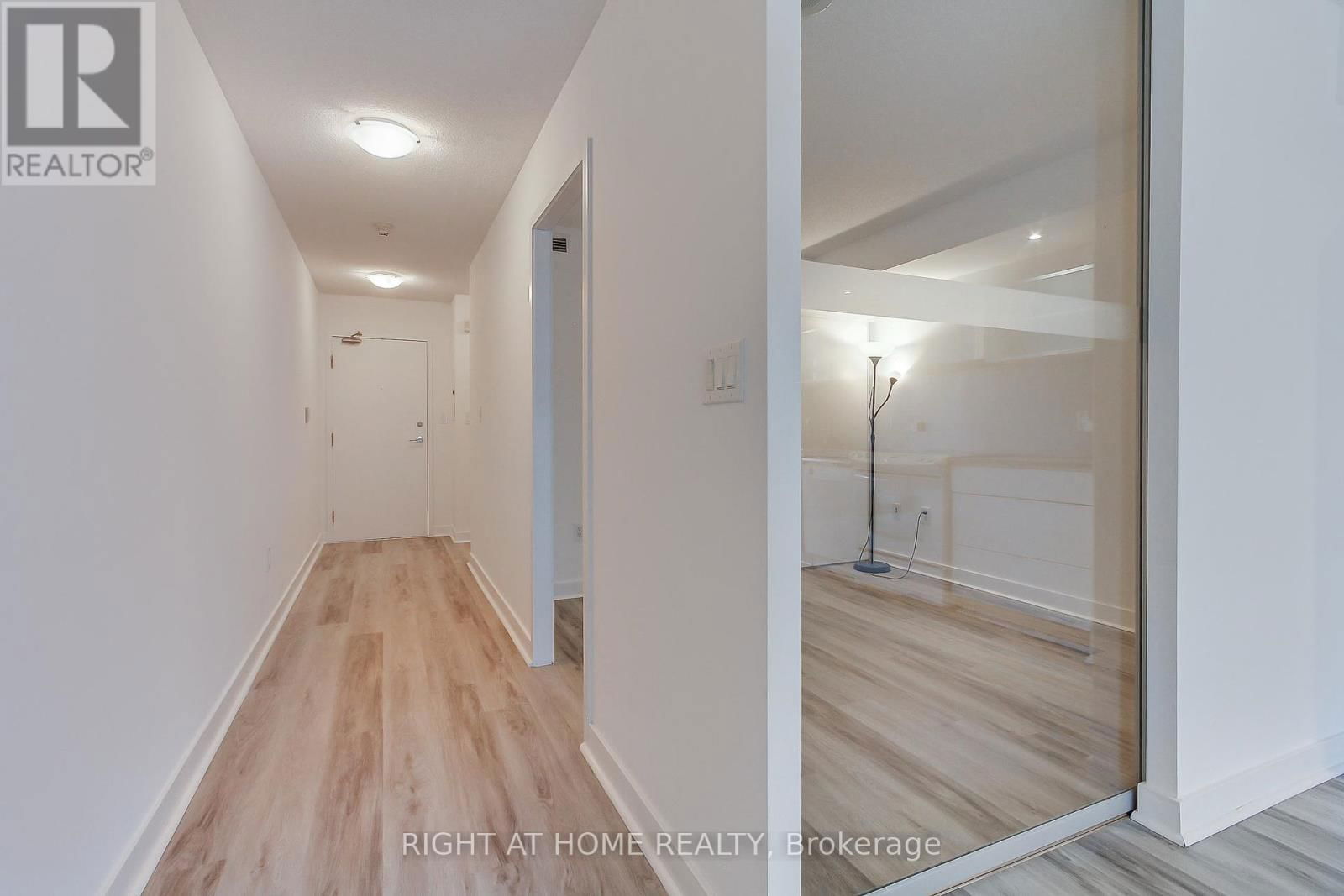 1115 - 4K SPADINA AVENUE Image 8