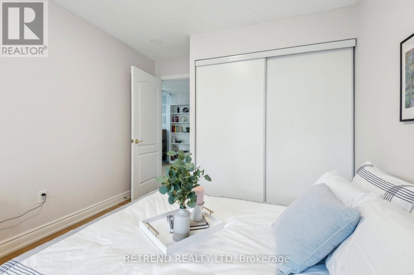 602 - 880 GRANDVIEW WAY Image 25