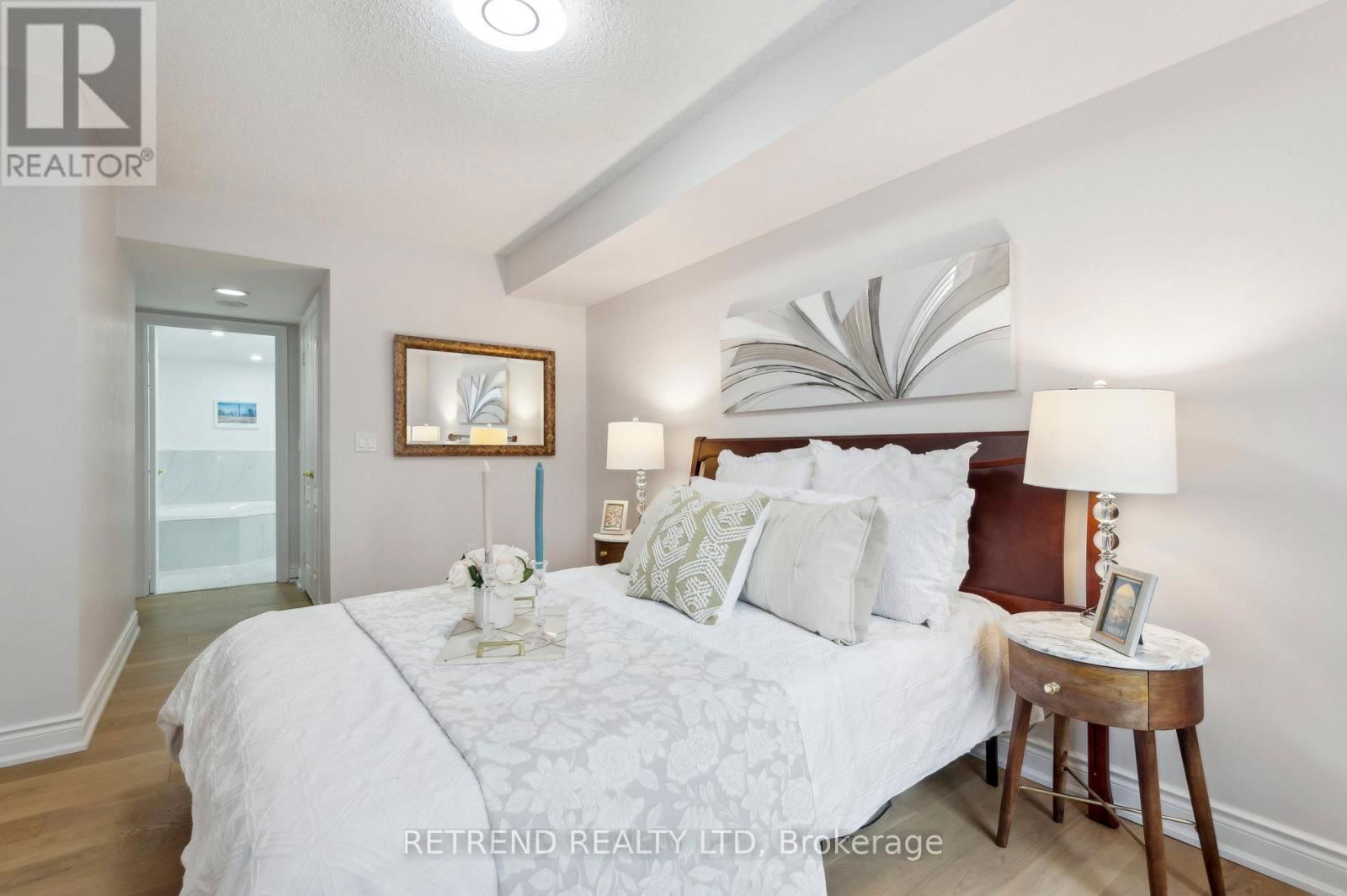 602 - 880 GRANDVIEW WAY Image 31