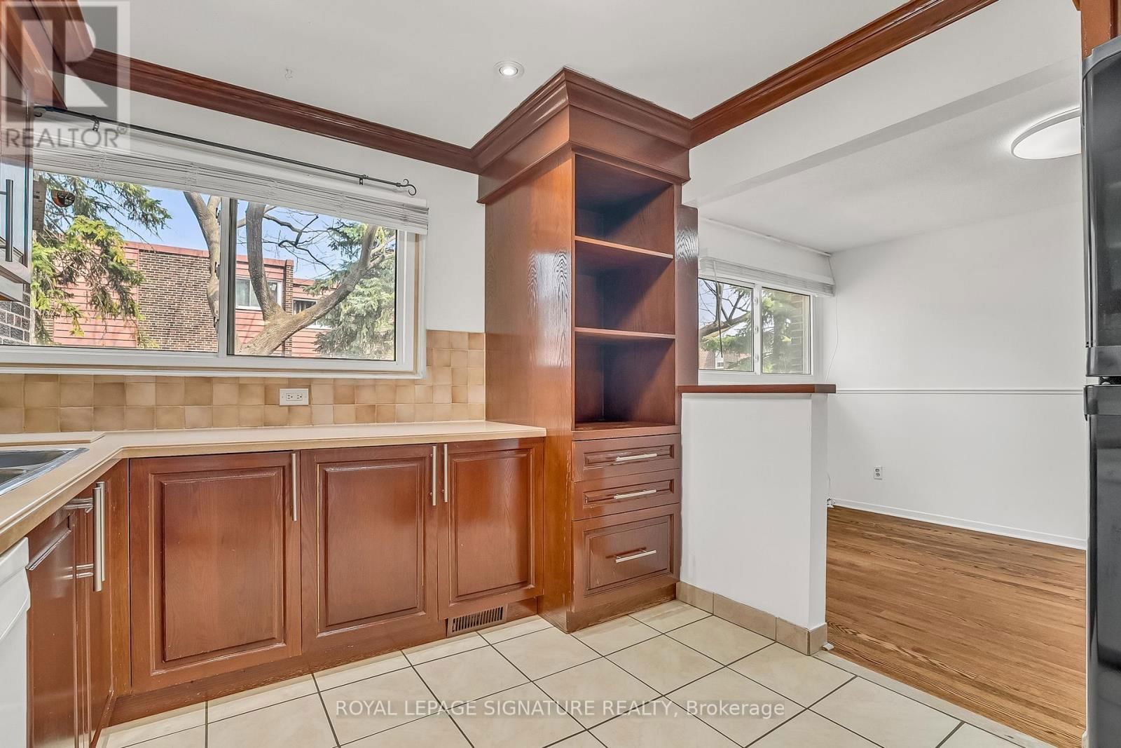 4 SEA ROBIN WAY Image 15