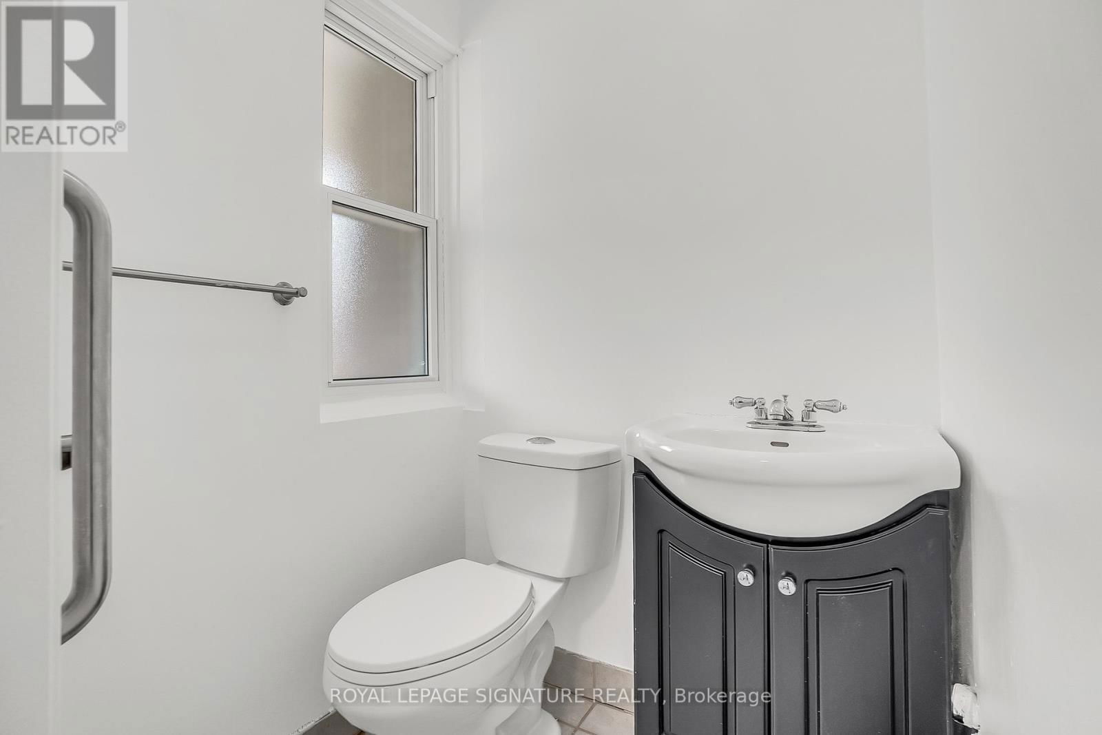 4 SEA ROBIN WAY Image 17