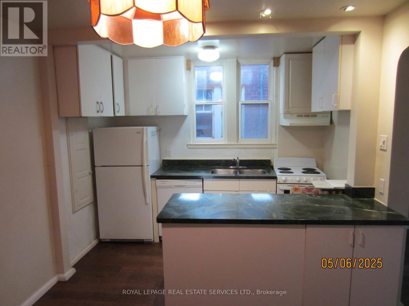 Main Floor - 208 MILLWOOD ROAD Image 3