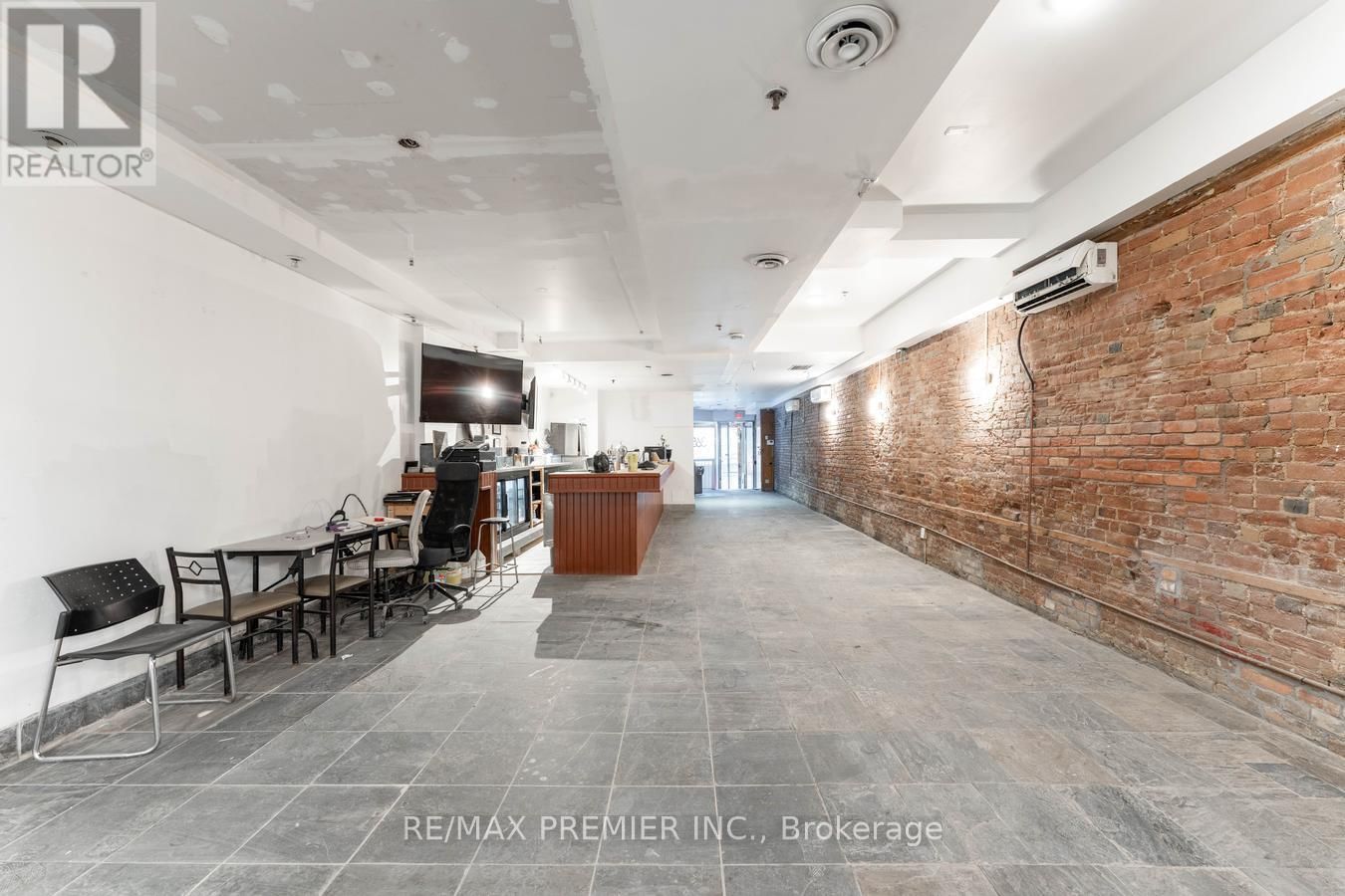 Main Floor - 365 KING STREET WEST Image 13